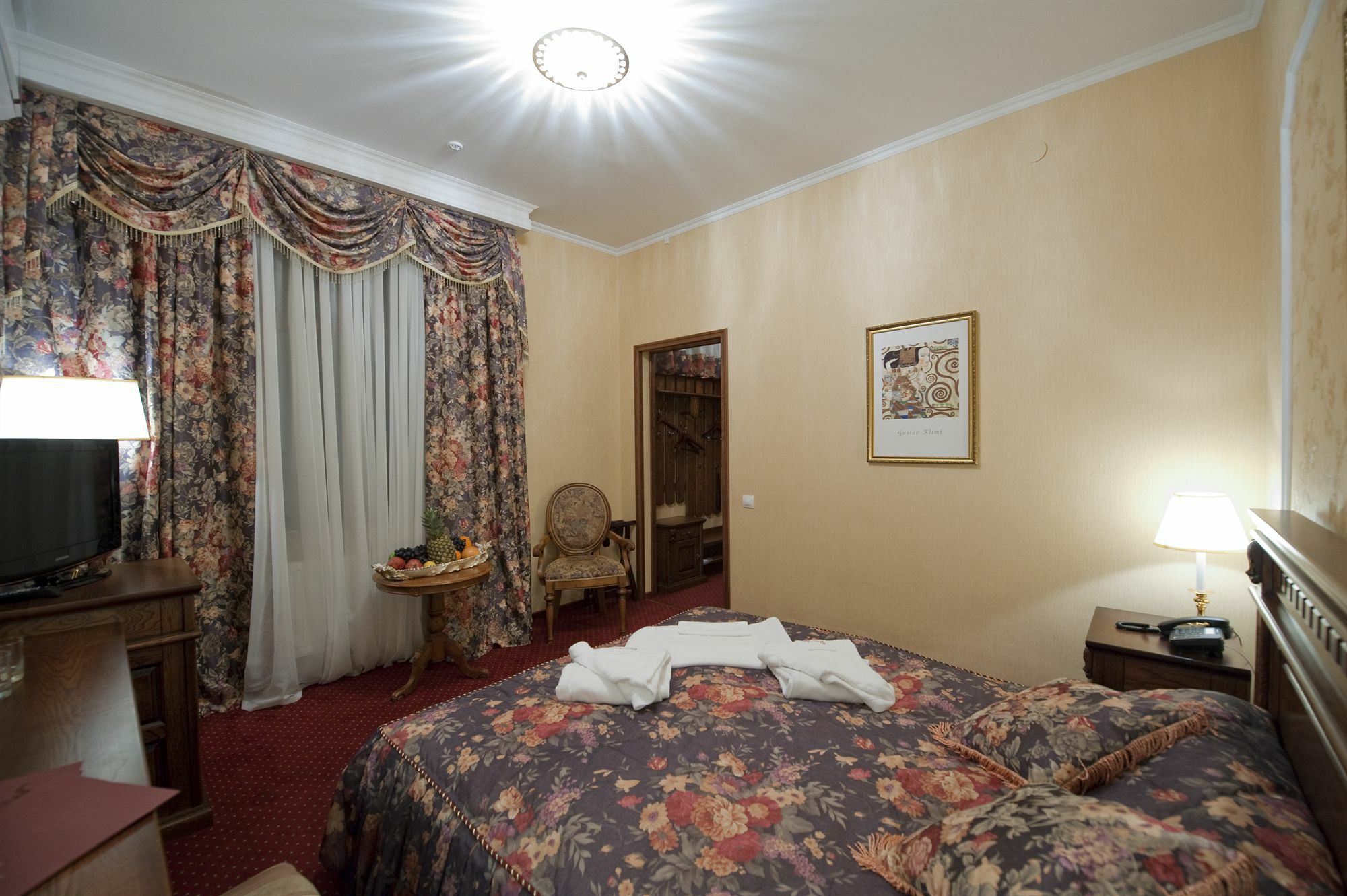 Deluxe Hotel Kupava Lviv Eksteriør bilde