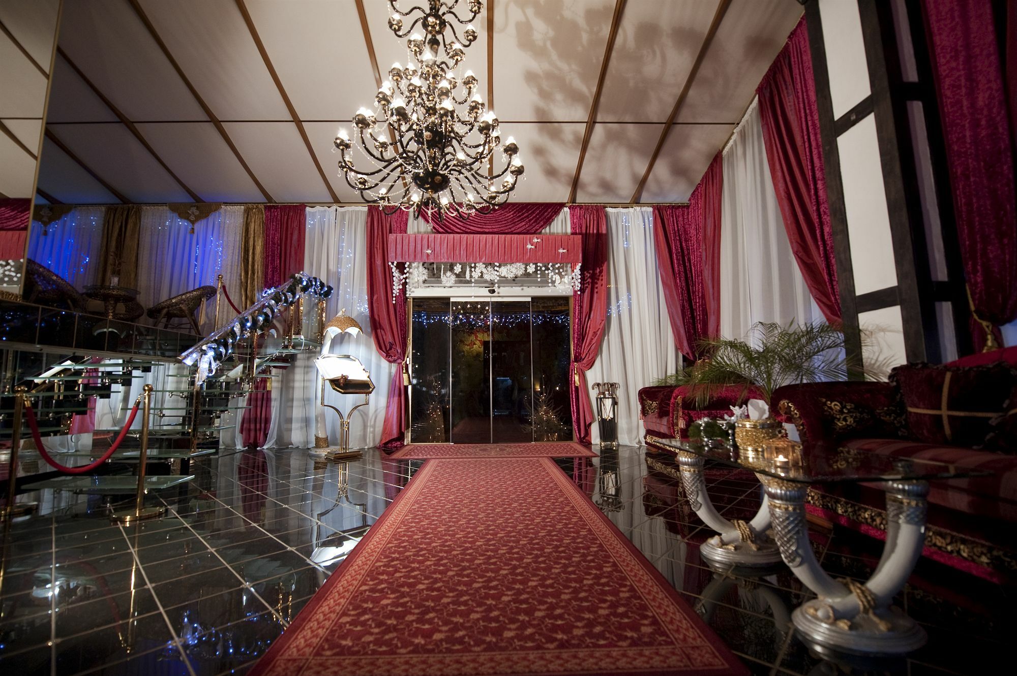 Deluxe Hotel Kupava Lviv Eksteriør bilde